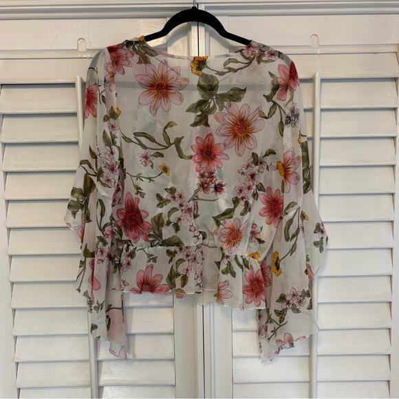 Guess White Floral Blouse‎ Size Medium - Picture 2 of 10